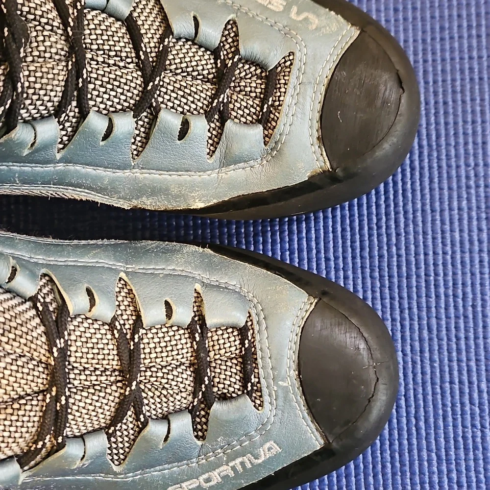 La Sportiva Hiking Boots, Size 7.5+ - Picture 8 of 16